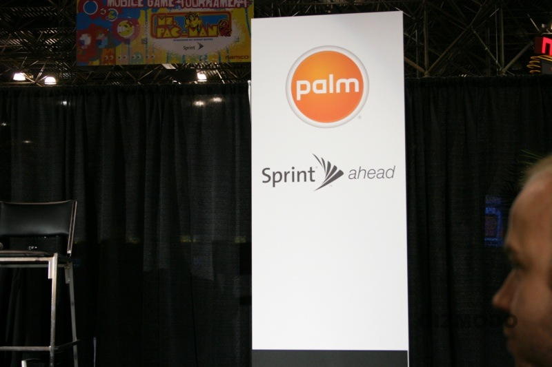 Illustration for article titled Palm Centro Launch Event (The Treo for Hobbits)